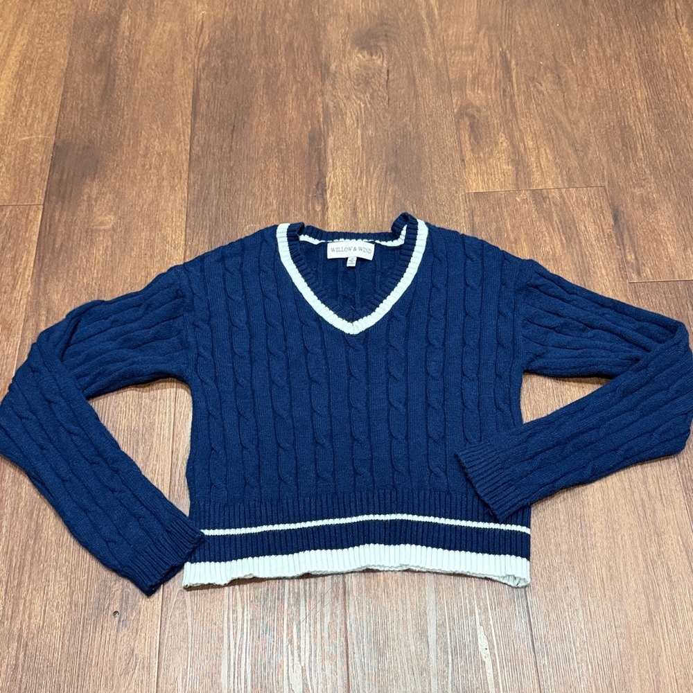 Willow & Wind Navy V-Neck Cropped Sweater